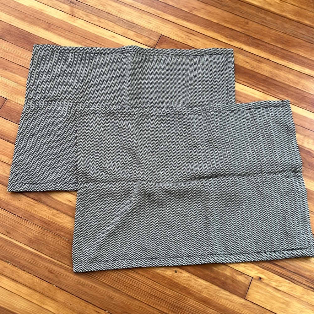 Ralph Lauren Home pair of Standard Pillow Shams